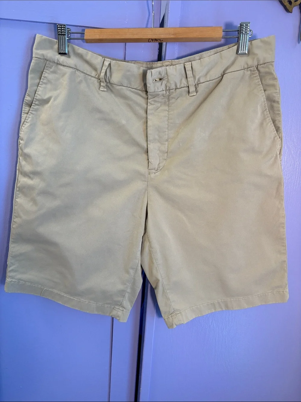 Robert Graham white Trim Classic Tan Chino Shorts 34 khaki preppy leather label